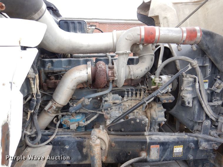 image for item JL9753 1995 Mack RD690S  dump truck