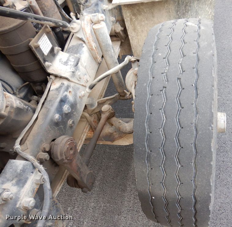 image for item JL9753 1995 Mack RD690S  dump truck