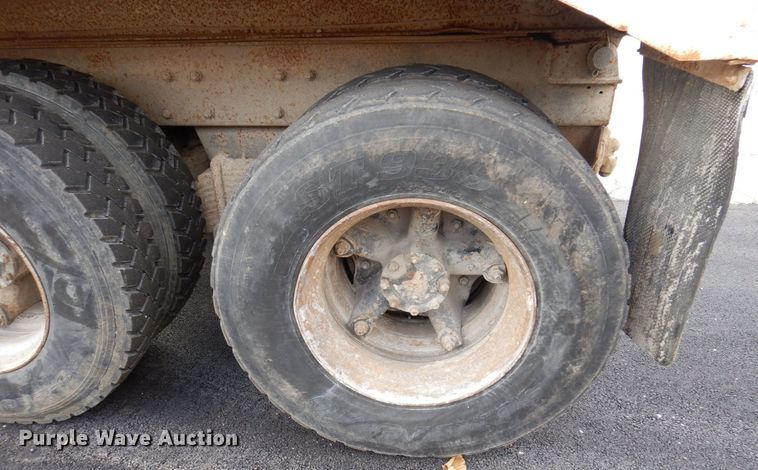 image for item JL9753 1995 Mack RD690S  dump truck