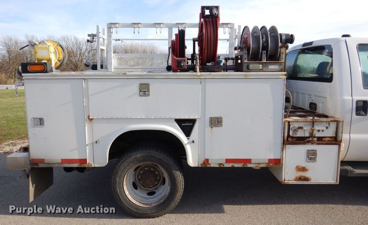 image for item JL9764 2008 Ford F550 Super Duty XL  utility / service truck