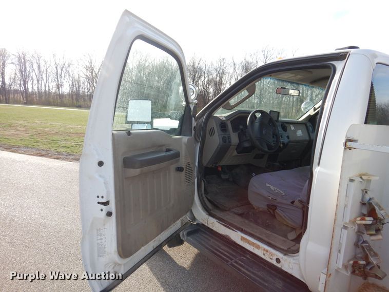 image for item JL9764 2008 Ford F550 Super Duty XL  utility / service truck