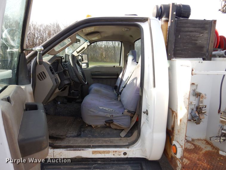 image for item JL9764 2008 Ford F550 Super Duty XL  utility / service truck