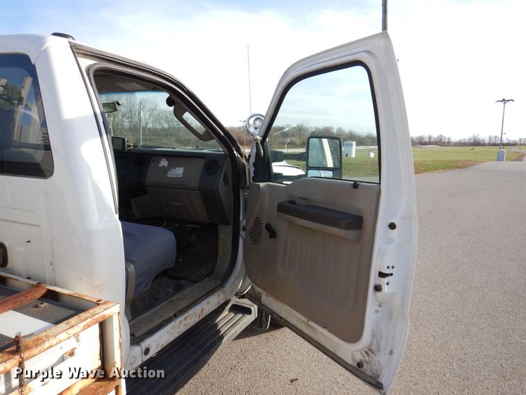 image for item JL9764 2008 Ford F550 Super Duty XL  utility / service truck