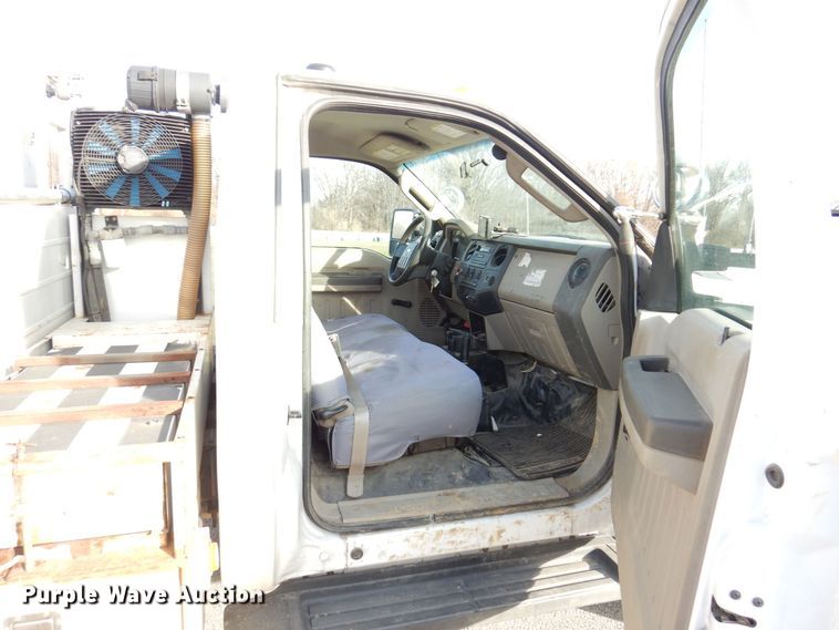 image for item JL9764 2008 Ford F550 Super Duty XL  utility / service truck