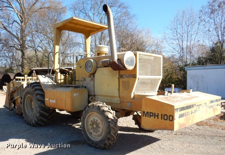 image for item JL9766 1996 Bomag MPH100R  soil stabilizer / recycler