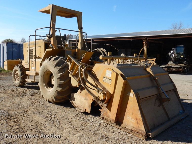 image for item JL9766 1996 Bomag MPH100R  soil stabilizer / recycler