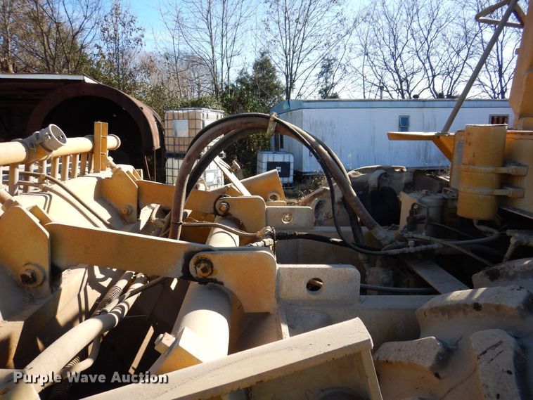 image for item JL9766 1996 Bomag MPH100R  soil stabilizer / recycler