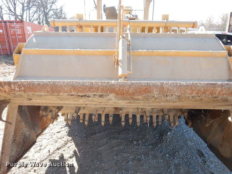 image for item JL9766 1996 Bomag MPH100R  soil stabilizer / recycler