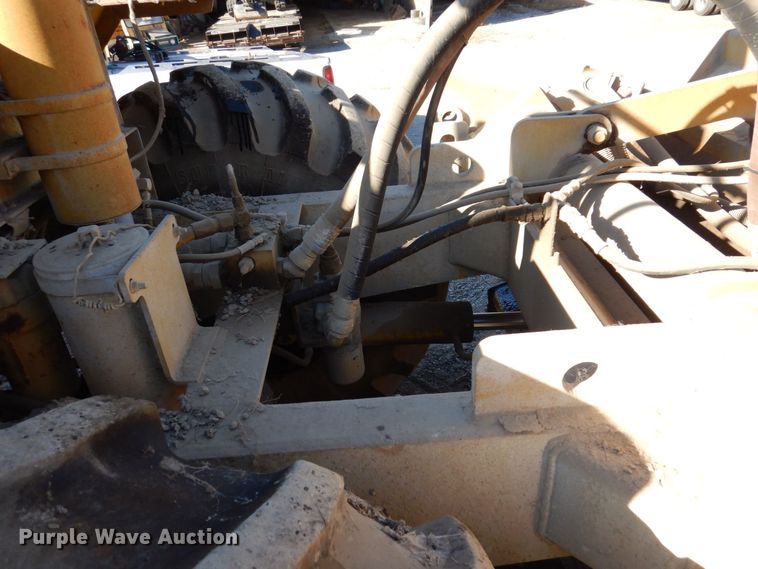 image for item JL9766 1996 Bomag MPH100R  soil stabilizer / recycler