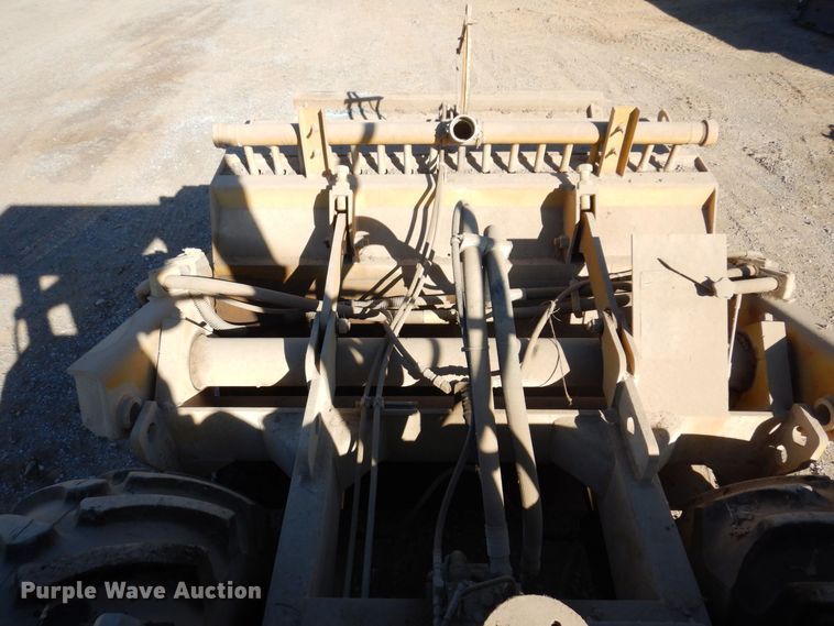 image for item JL9766 1996 Bomag MPH100R  soil stabilizer / recycler