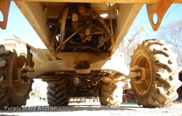 image for item JL9766 1996 Bomag MPH100R  soil stabilizer / recycler