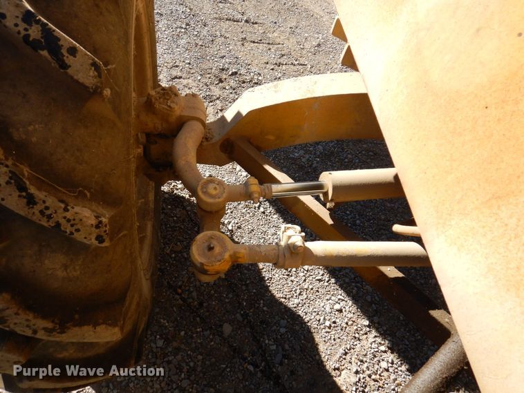 image for item JL9766 1996 Bomag MPH100R  soil stabilizer / recycler