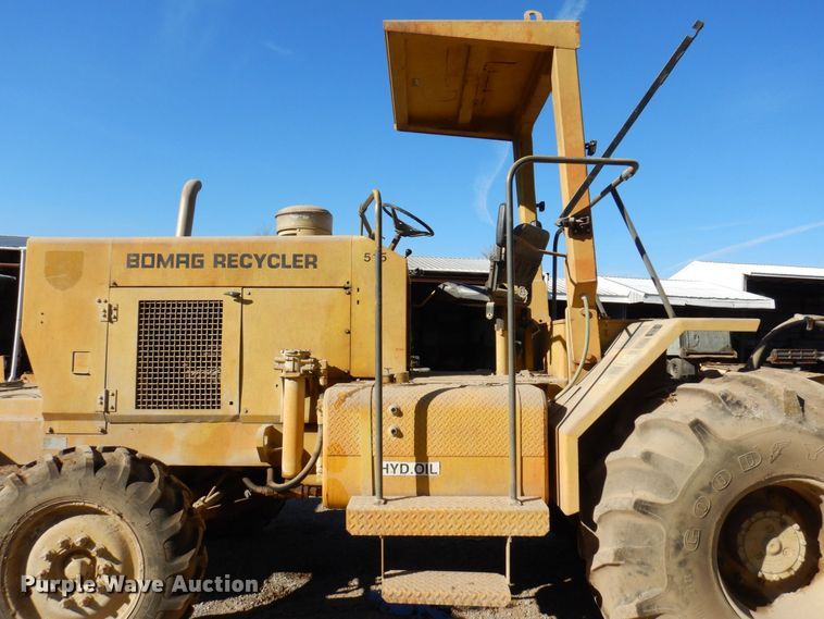 image for item JL9766 1996 Bomag MPH100R  soil stabilizer / recycler