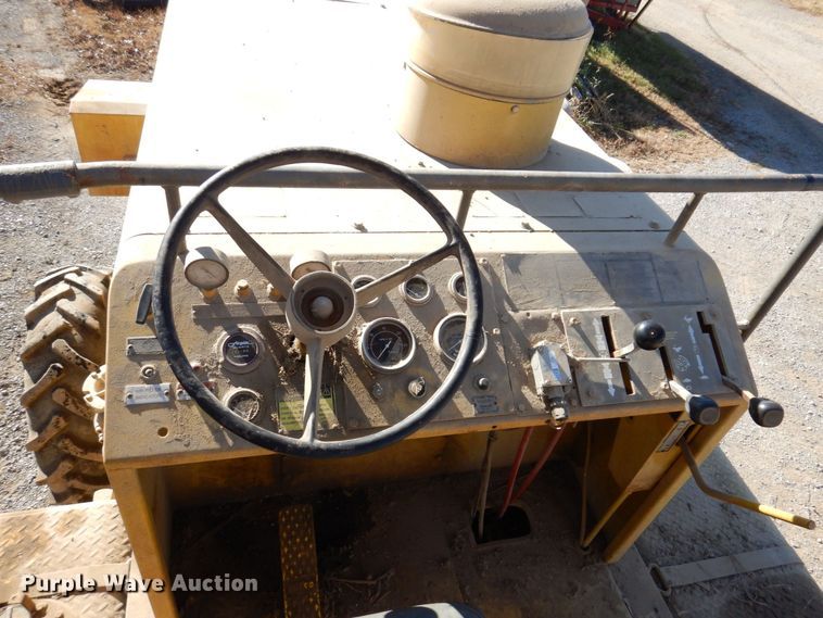 image for item JL9766 1996 Bomag MPH100R  soil stabilizer / recycler