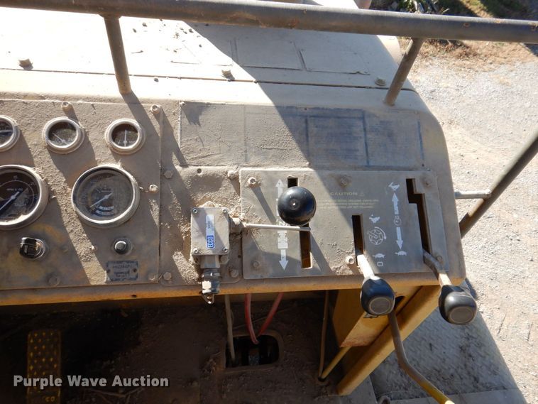 image for item JL9766 1996 Bomag MPH100R  soil stabilizer / recycler