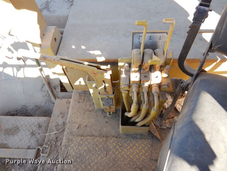 image for item JL9766 1996 Bomag MPH100R  soil stabilizer / recycler