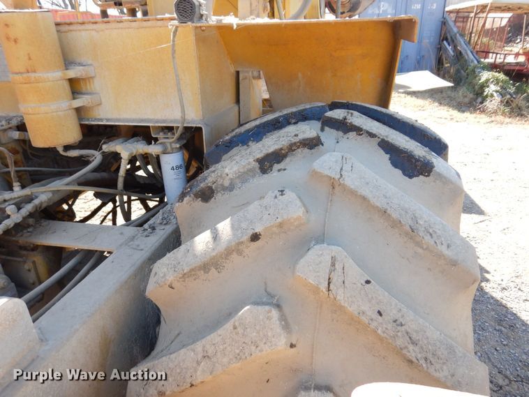 image for item JL9766 1996 Bomag MPH100R  soil stabilizer / recycler