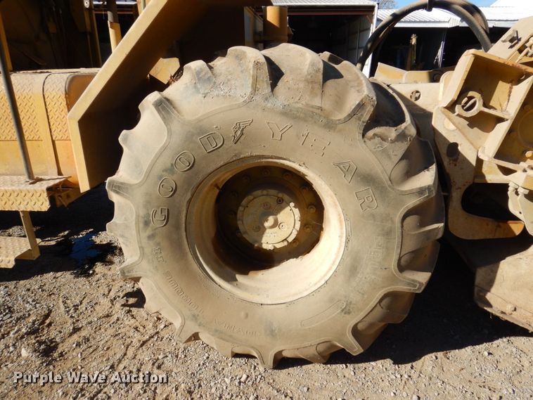 image for item JL9766 1996 Bomag MPH100R  soil stabilizer / recycler