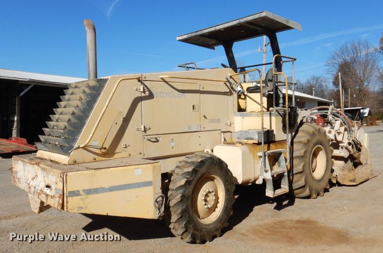 image for item JL9767 2002 Bomag MPH454R  FWA soil stabilizer / recycler