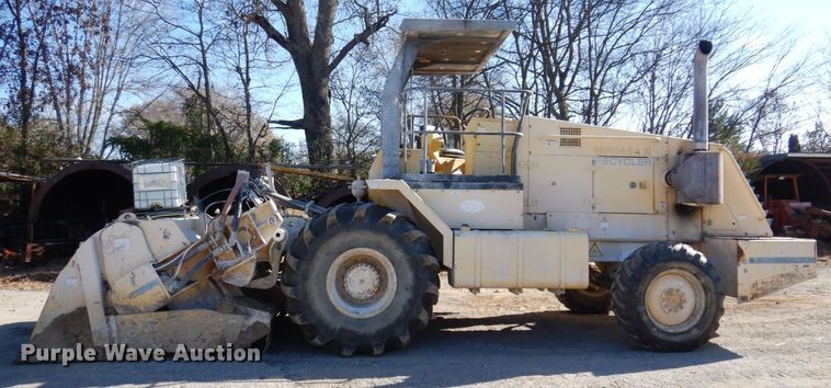 image for item JL9767 2002 Bomag MPH454R  FWA soil stabilizer / recycler