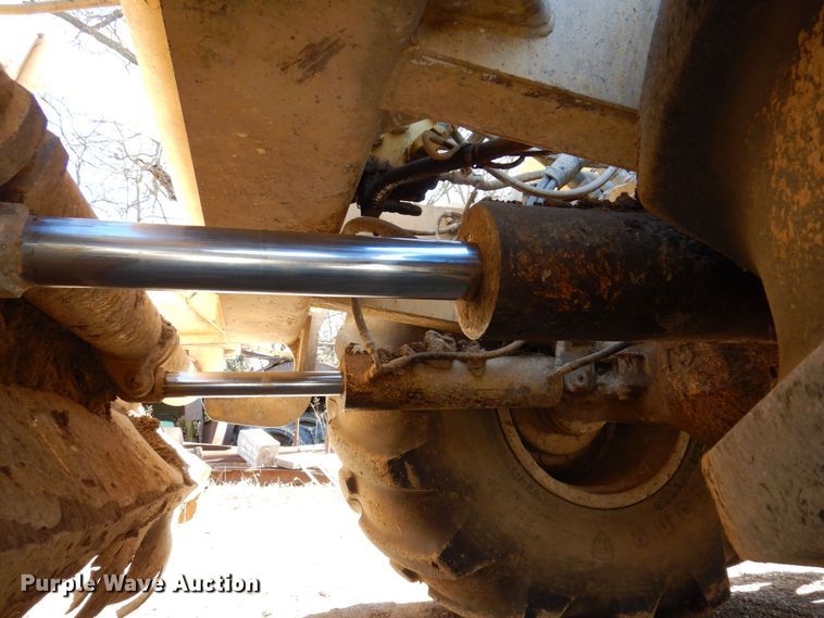 image for item JL9767 2002 Bomag MPH454R  FWA soil stabilizer / recycler