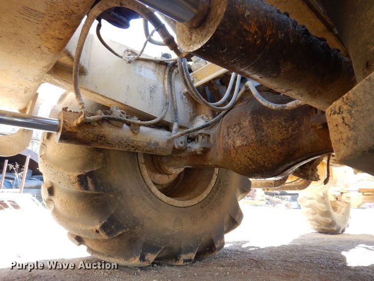 image for item JL9767 2002 Bomag MPH454R  FWA soil stabilizer / recycler