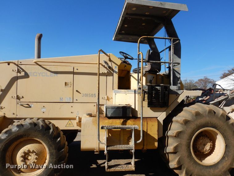 image for item JL9767 2002 Bomag MPH454R  FWA soil stabilizer / recycler