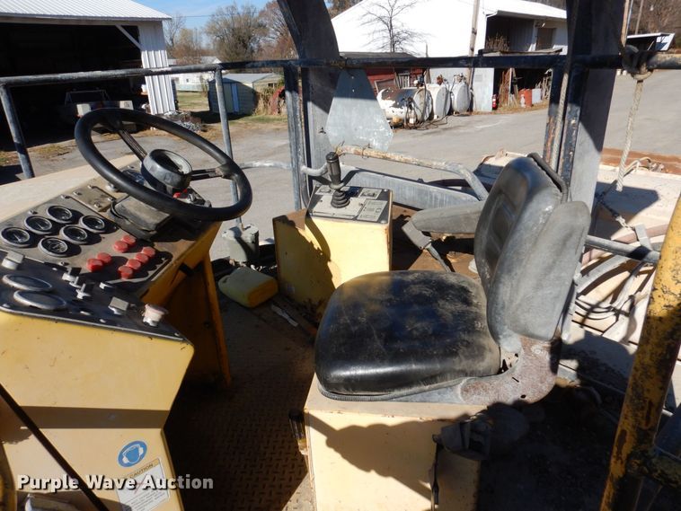 image for item JL9767 2002 Bomag MPH454R  FWA soil stabilizer / recycler