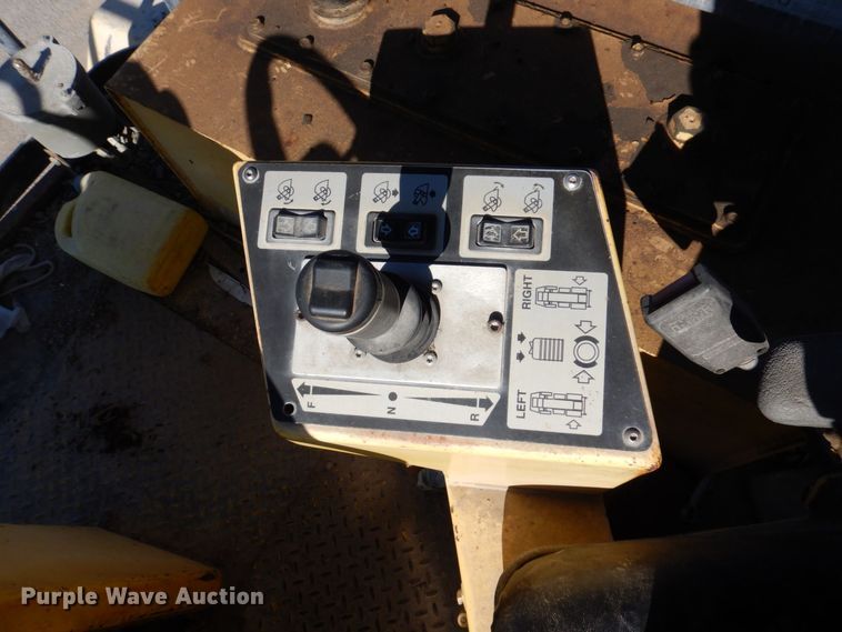 image for item JL9767 2002 Bomag MPH454R  FWA soil stabilizer / recycler