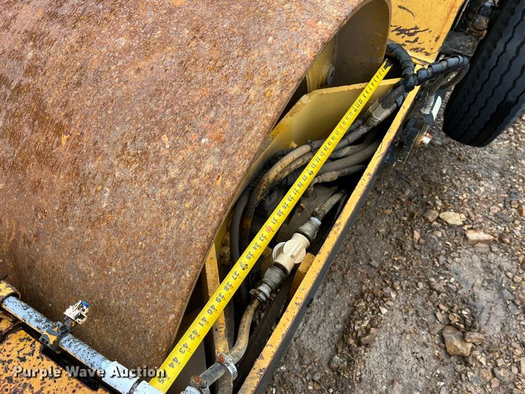 image for item JU9729 2000 Hypac C330B  double drum roller