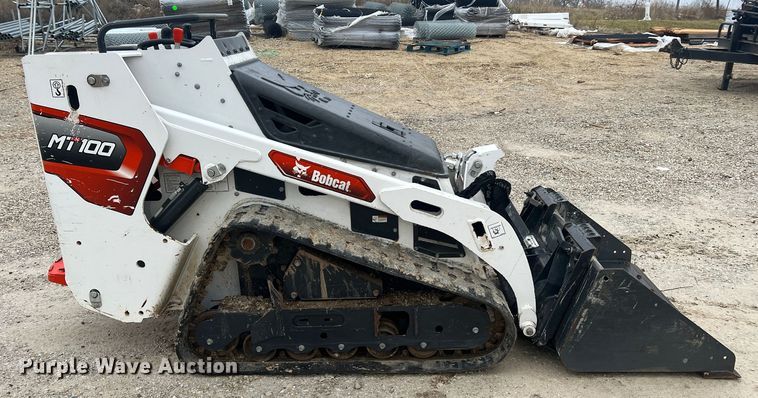 image for item JU9743 2021 Bobcat MT100  compact utility loader
