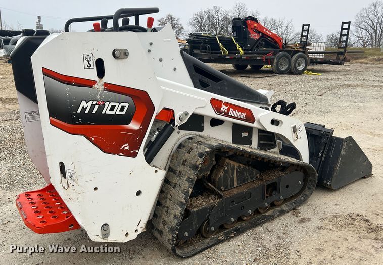 image for item JU9743 2021 Bobcat MT100  compact utility loader