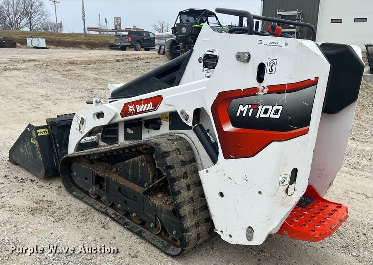 image for item JU9743 2021 Bobcat MT100  compact utility loader