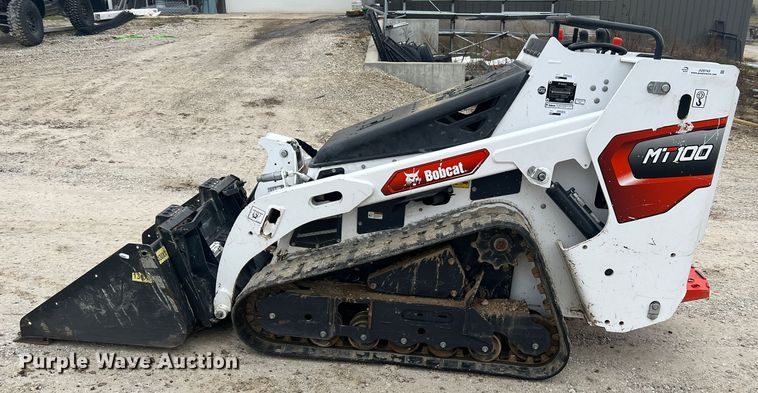 image for item JU9743 2021 Bobcat MT100  compact utility loader