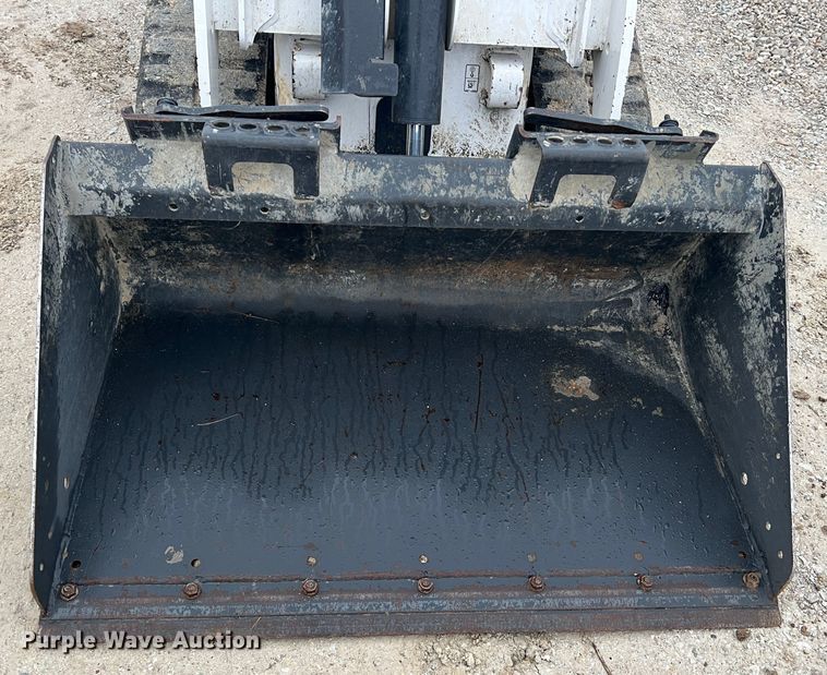 image for item JU9743 2021 Bobcat MT100  compact utility loader