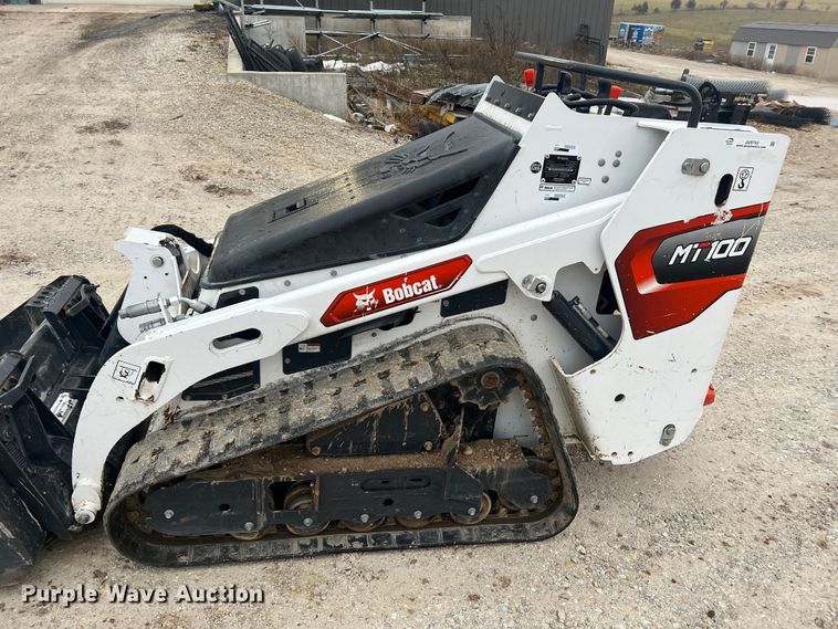 image for item JU9743 2021 Bobcat MT100  compact utility loader