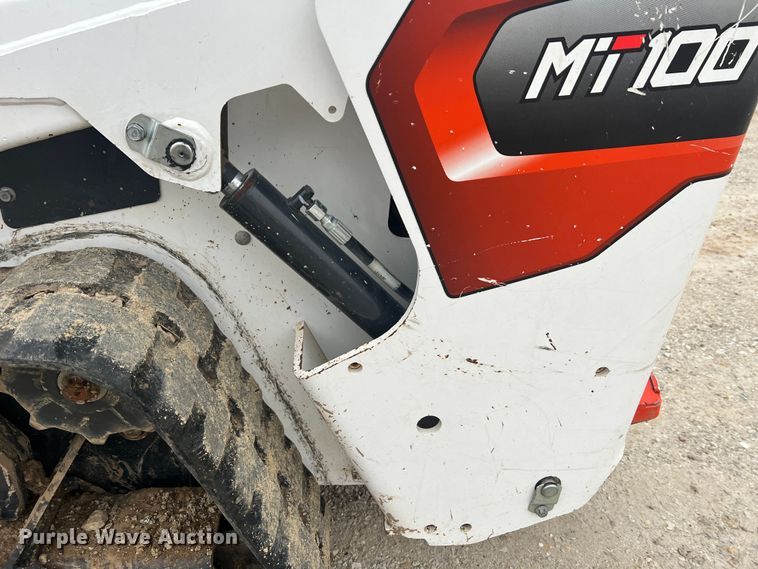 image for item JU9743 2021 Bobcat MT100  compact utility loader