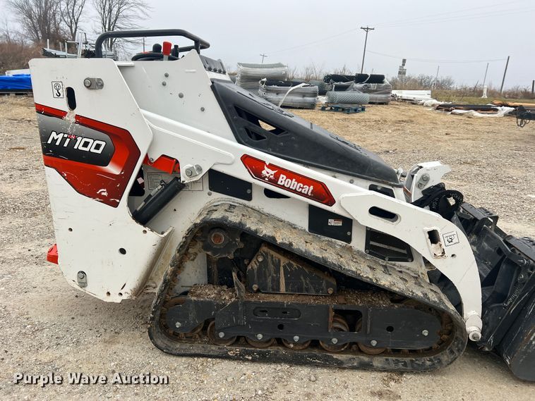 image for item JU9743 2021 Bobcat MT100  compact utility loader