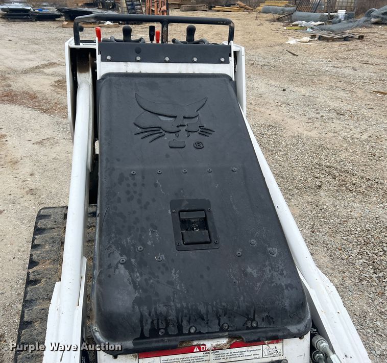 image for item JU9743 2021 Bobcat MT100  compact utility loader