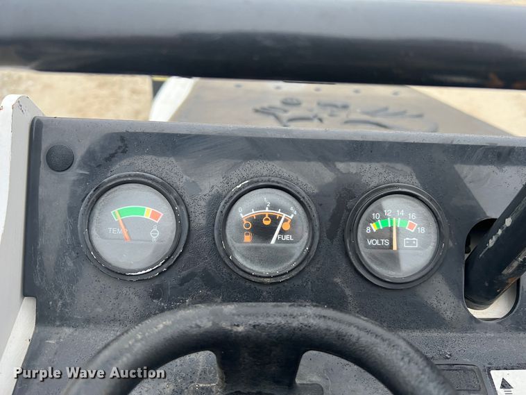 image for item JU9743 2021 Bobcat MT100  compact utility loader