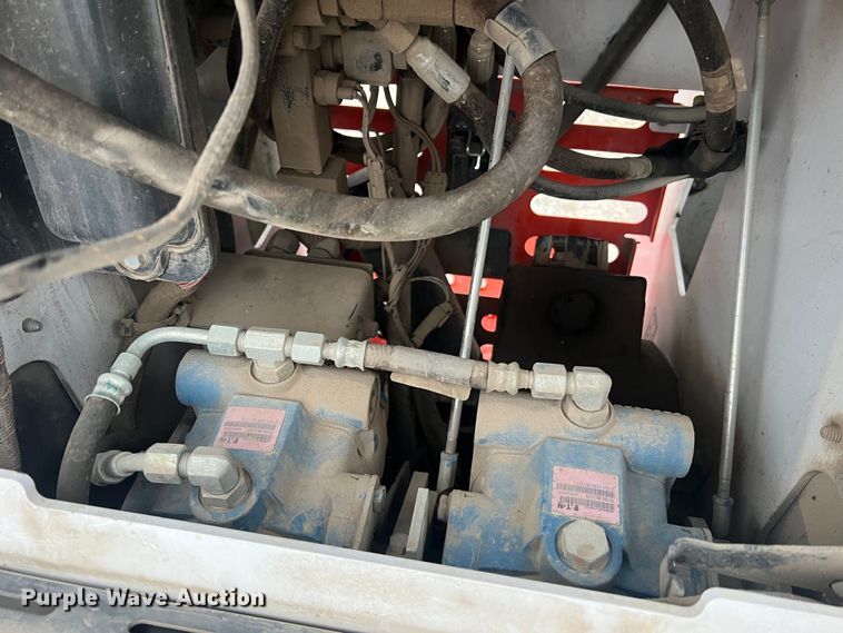 image for item JU9743 2021 Bobcat MT100  compact utility loader