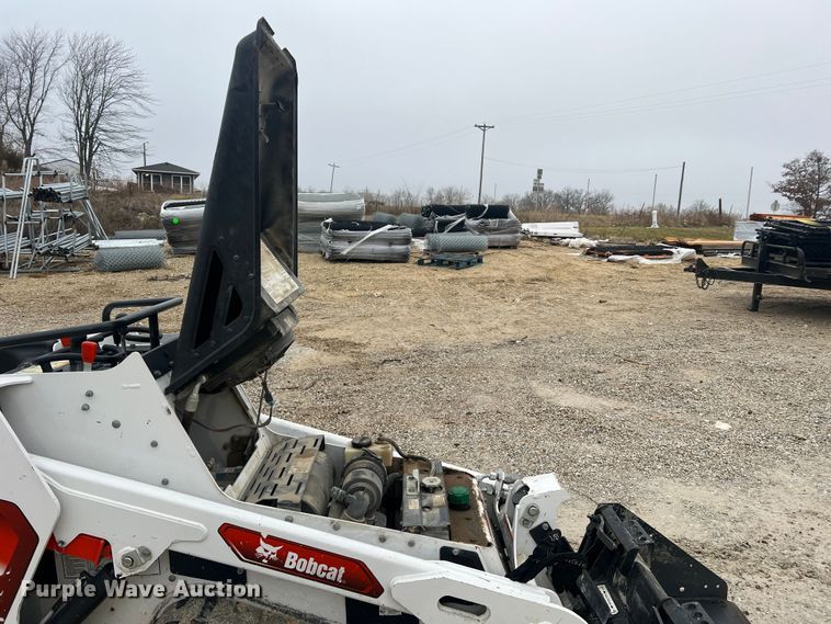 image for item JU9743 2021 Bobcat MT100  compact utility loader