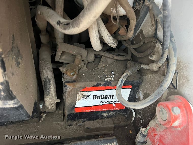 image for item JU9743 2021 Bobcat MT100  compact utility loader