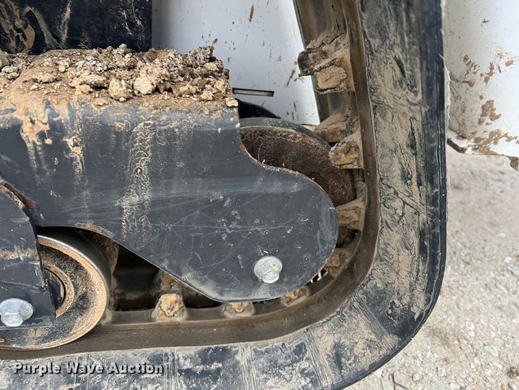 image for item JU9743 2021 Bobcat MT100  compact utility loader