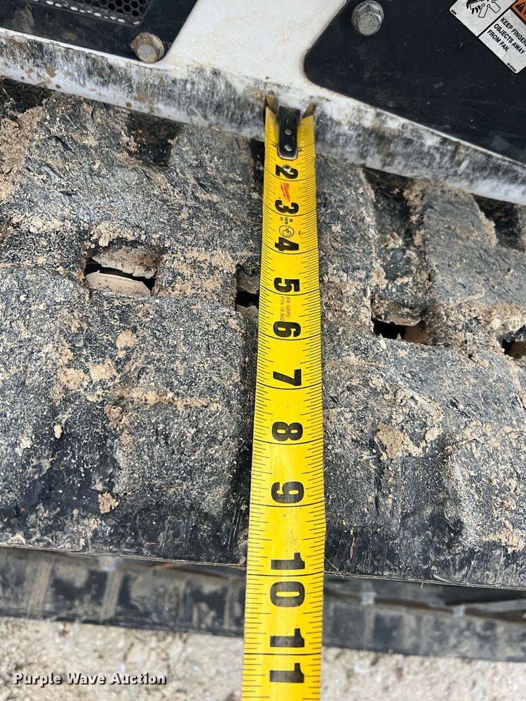 image for item JU9743 2021 Bobcat MT100  compact utility loader