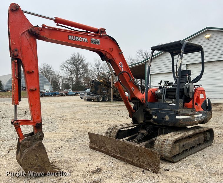 image for item JU9744 Kubota KX121-3  mini excavator