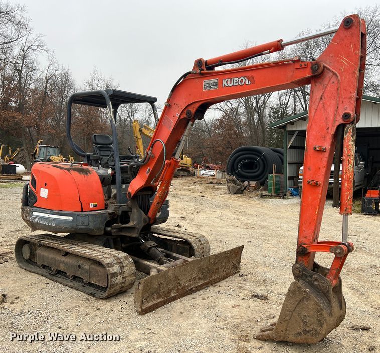 image for item JU9744 Kubota KX121-3  mini excavator