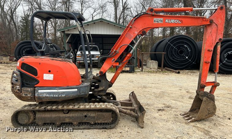 image for item JU9744 Kubota KX121-3  mini excavator