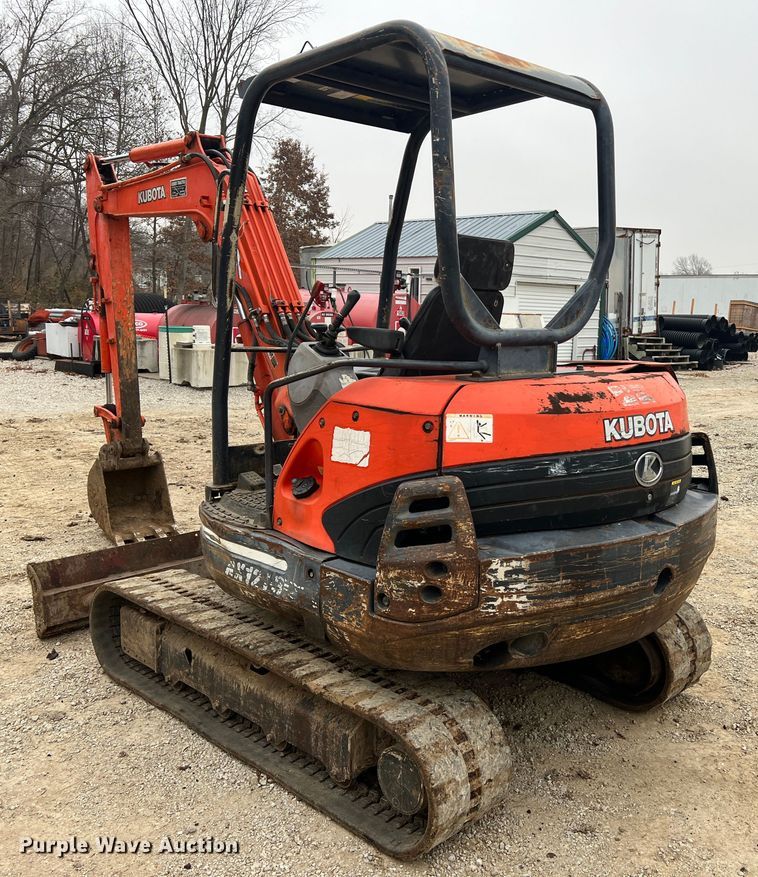 image for item JU9744 Kubota KX121-3  mini excavator