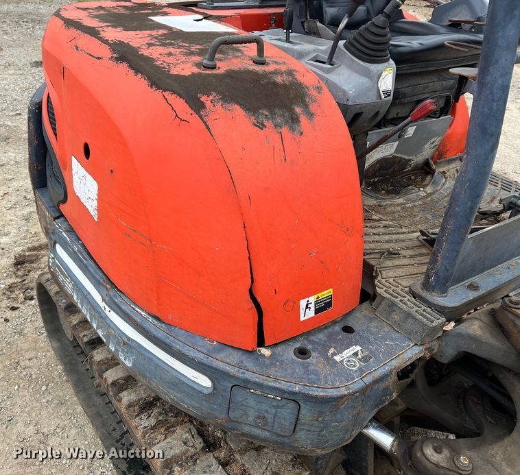 image for item JU9744 Kubota KX121-3  mini excavator